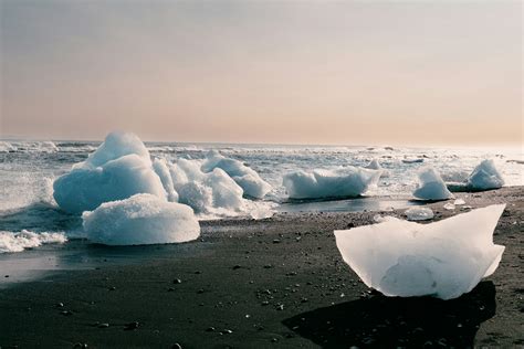 iceland nudes|Understanding Nude Culture in Iceland: A Traveler’s Insight